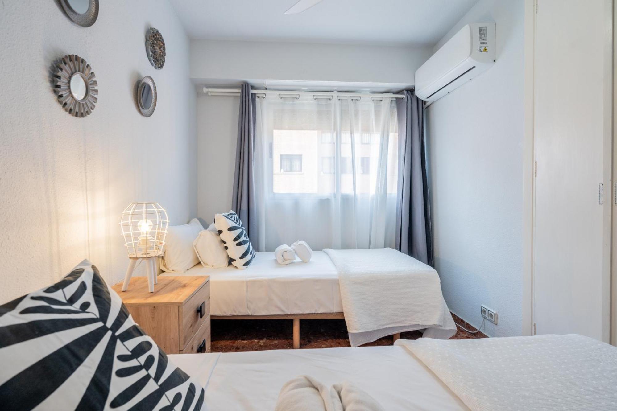 Apartamento Familiar En Avenida Del Puerto Valencia Exterior foto